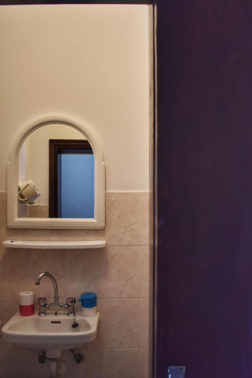 Alisahni Hotell Vári Eksteriør bilde
