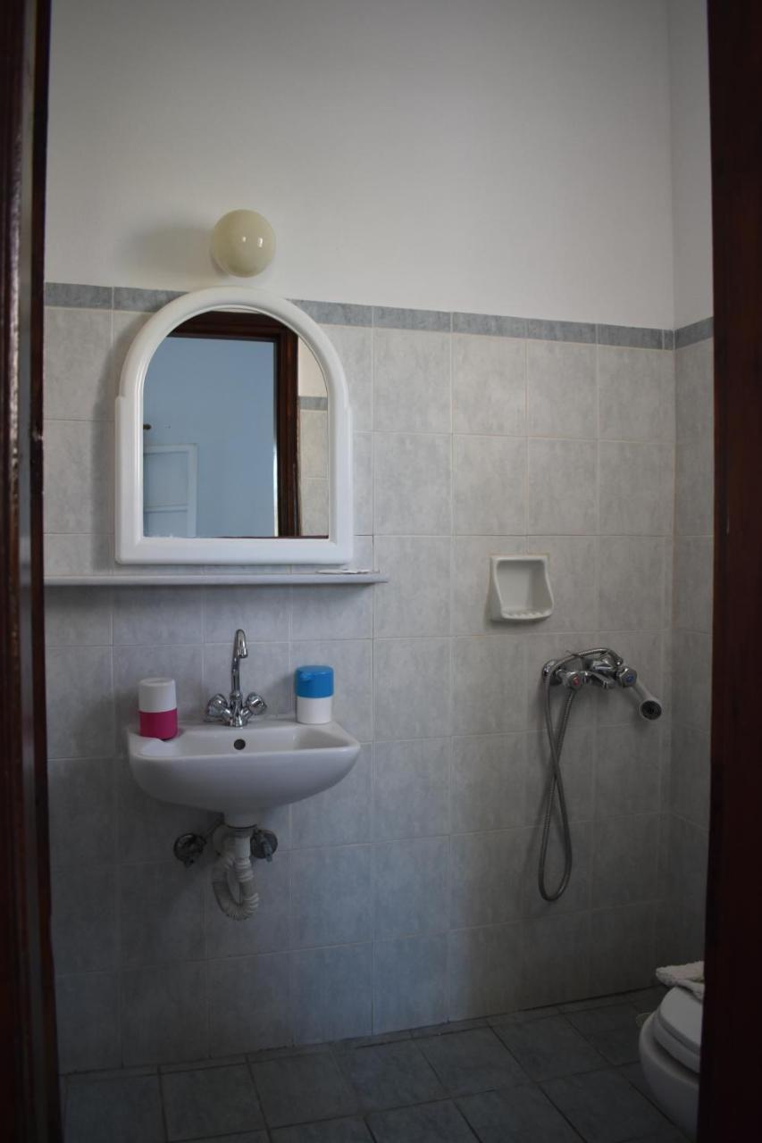 Alisahni Hotell Vári Eksteriør bilde